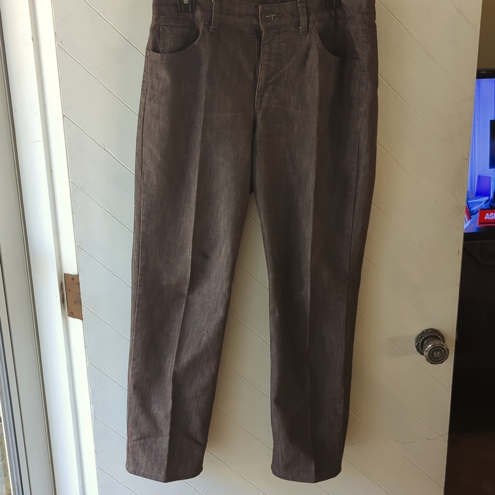 NWOT Bandalino Mandie Women's Jeans. Size 10. Color Brown Demin